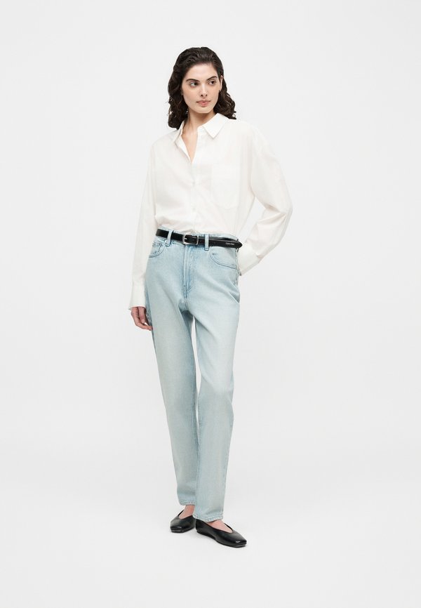 Calvin Klein Jeans NEW MOM JEAN