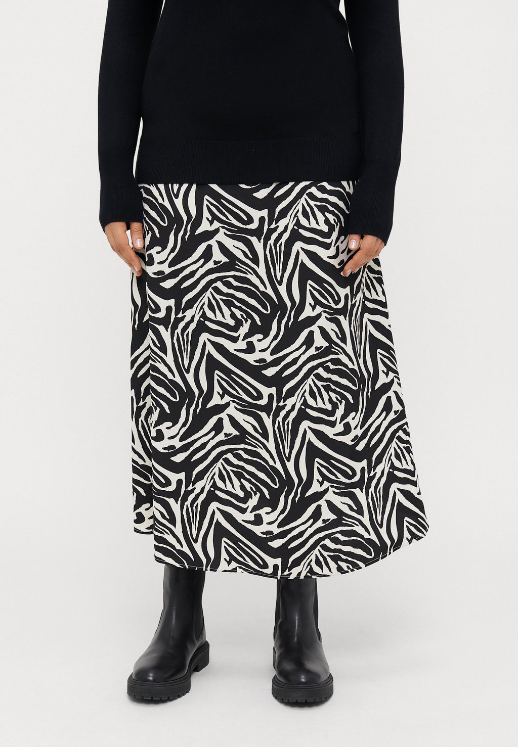 CARGRAPHIE LONG SKIRT Media 3