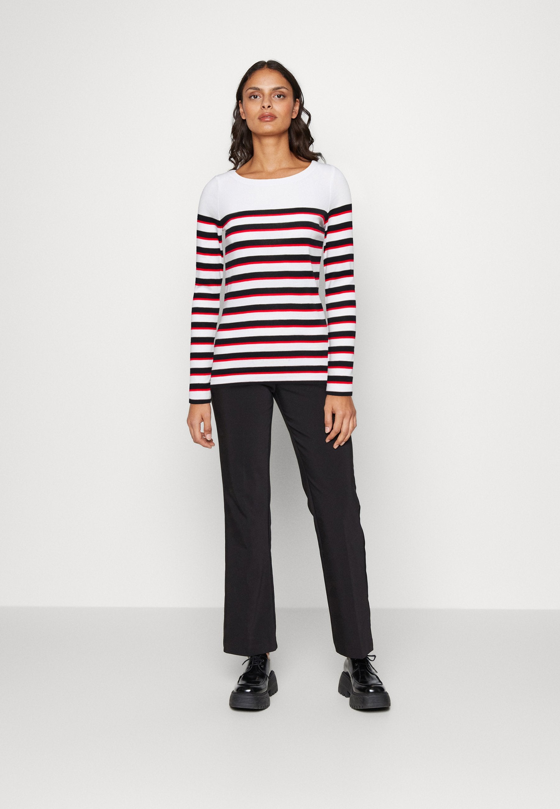 Esprit Langarmshirt Media 2