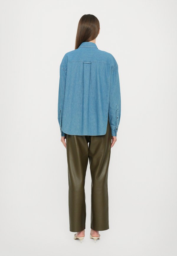 CLOSED CROPPED FRONT OVERSIZED