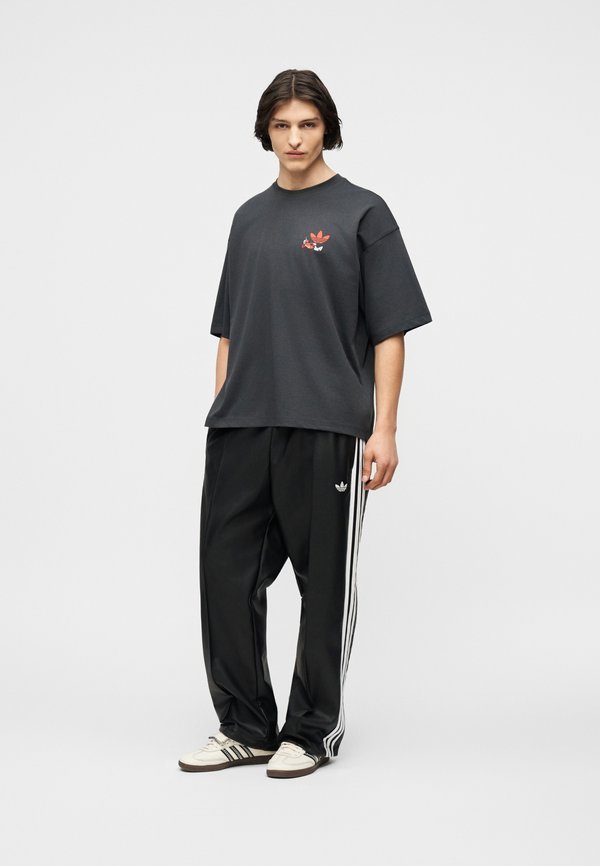 adidas Originals NEW CHILI UNISEX - Print T-shirt - carbon