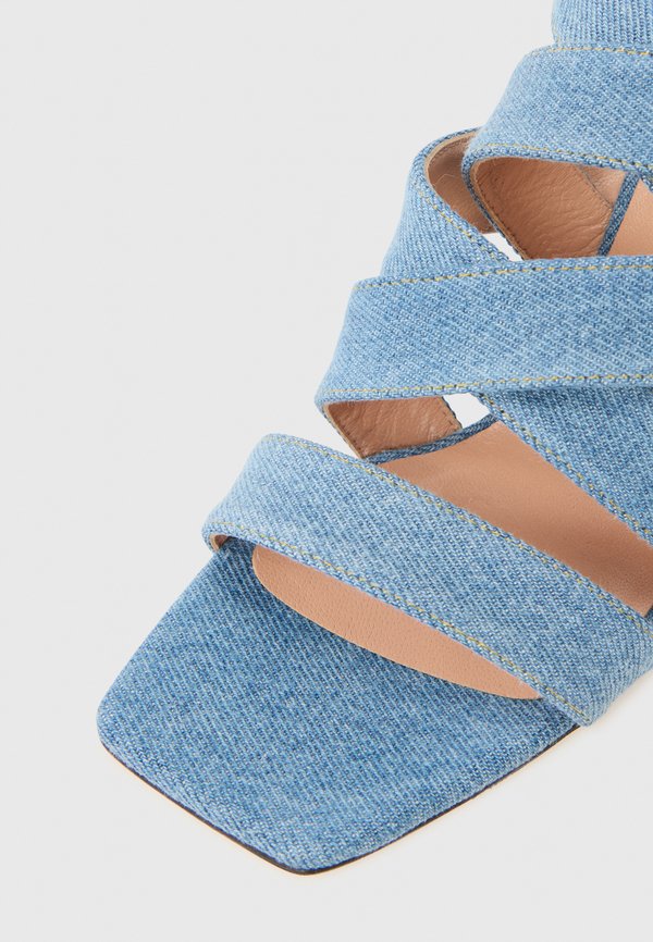 Pollini
