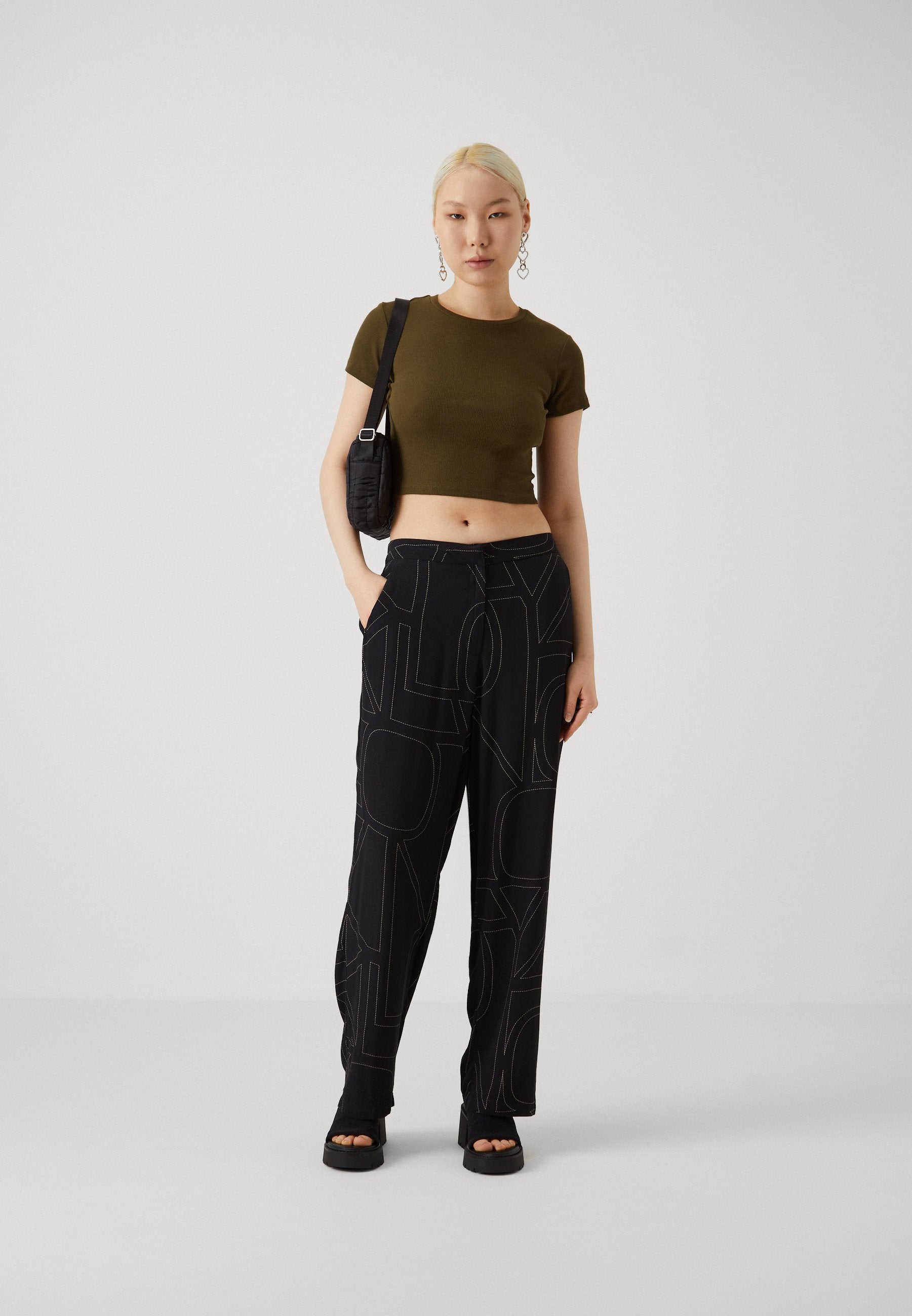 ONLDEA PALAZZO PANTS Media 2