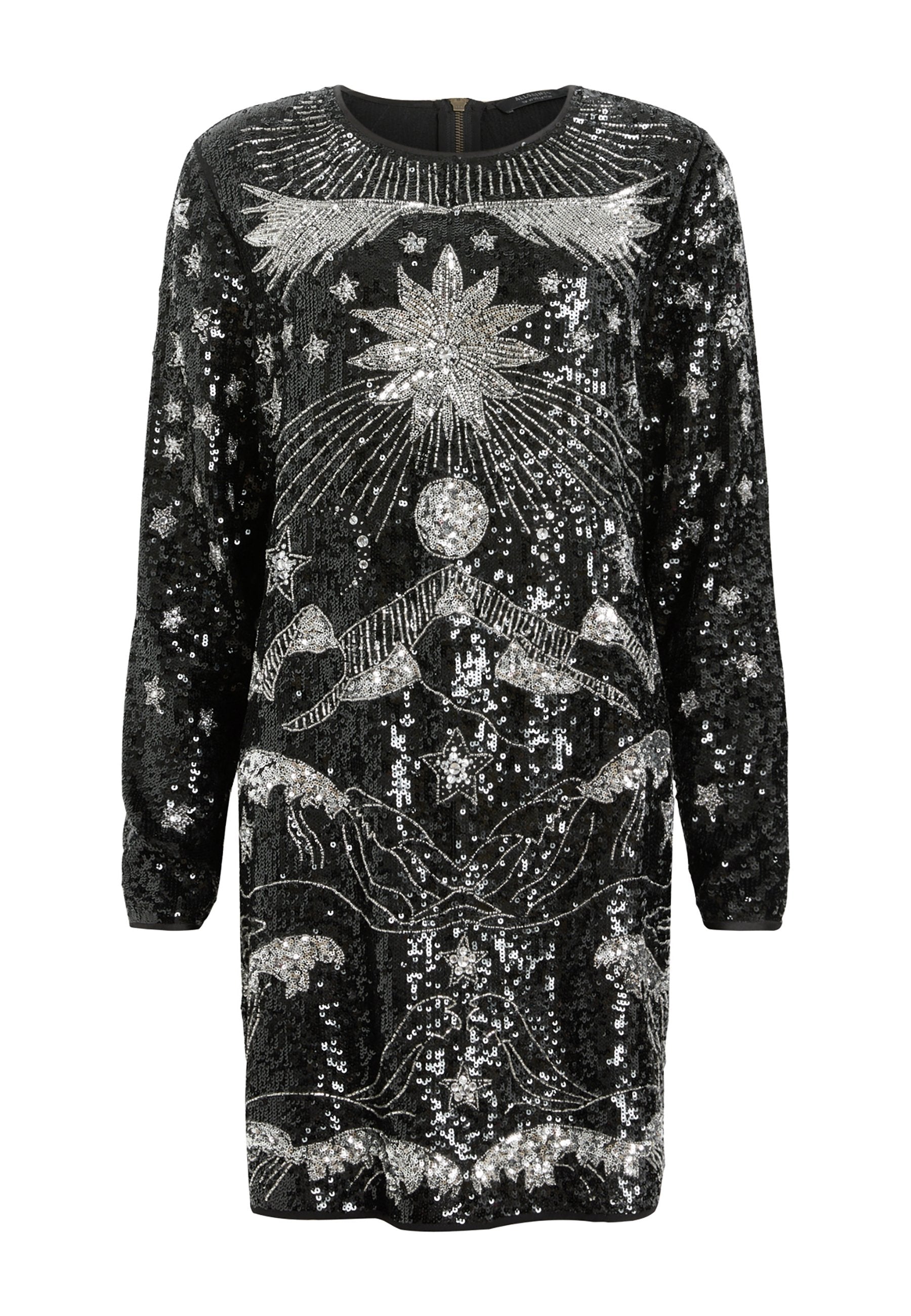 Schwarzes, paillettenbesetztes Kleid mit aufwendigen silbernen Verzierungen, die himmlische Designs darstellen, langen Ärmeln und einem runden Ausschnitt.