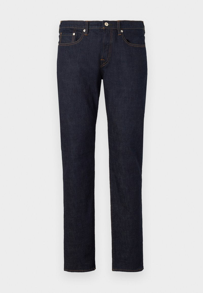 Dunkelblaue Jeans aus Denim mit geradem Schnitt, die ein klassisches Fünf-Taschen-Design und orangefarbene Nähte aufweisen.