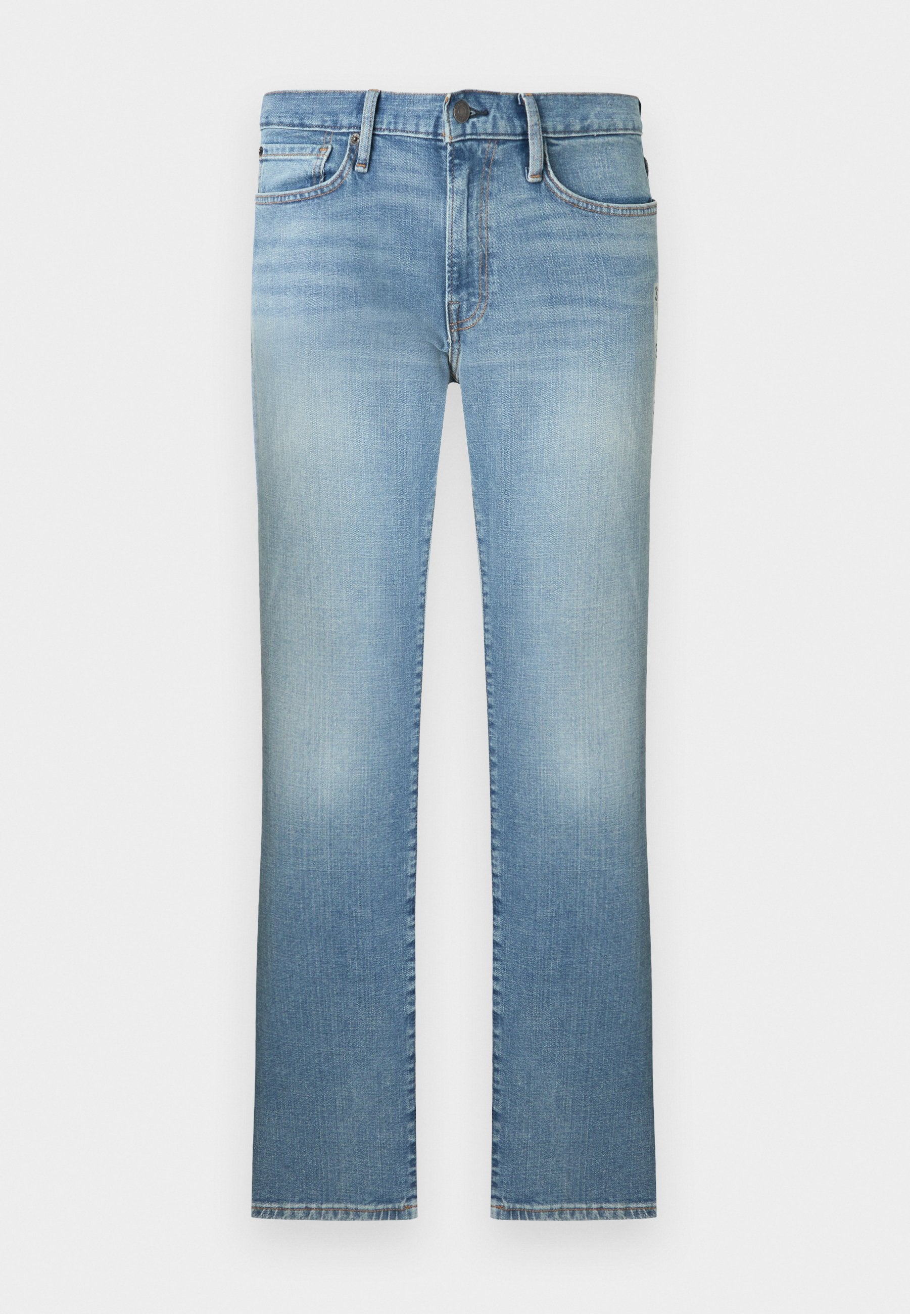 Hellblaue Jeans mit geradem Bein, verwaschenen Details, vorne mit Knopf- und Reißverschluss, Gürtelschlaufen sowie Vorder- und Gesäßtaschen.