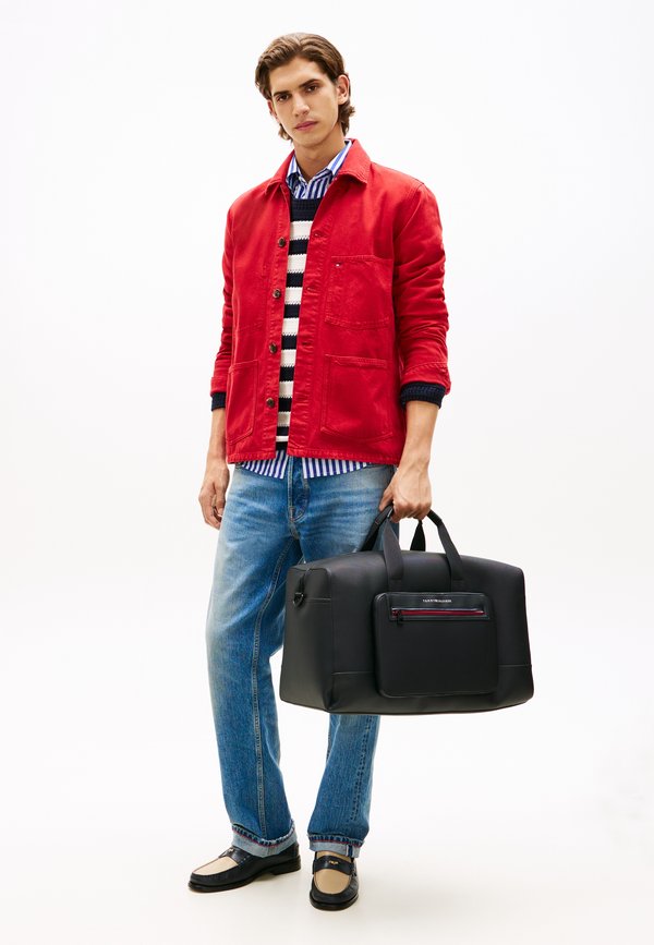 Tommy Hilfiger METAL LOGO DUFFEL BAG - Sports bag - black