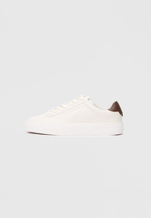 Tommy Hilfiger PREMIUM DRESS CUPSOLE LTH - Trainers - ecru/legacy brown