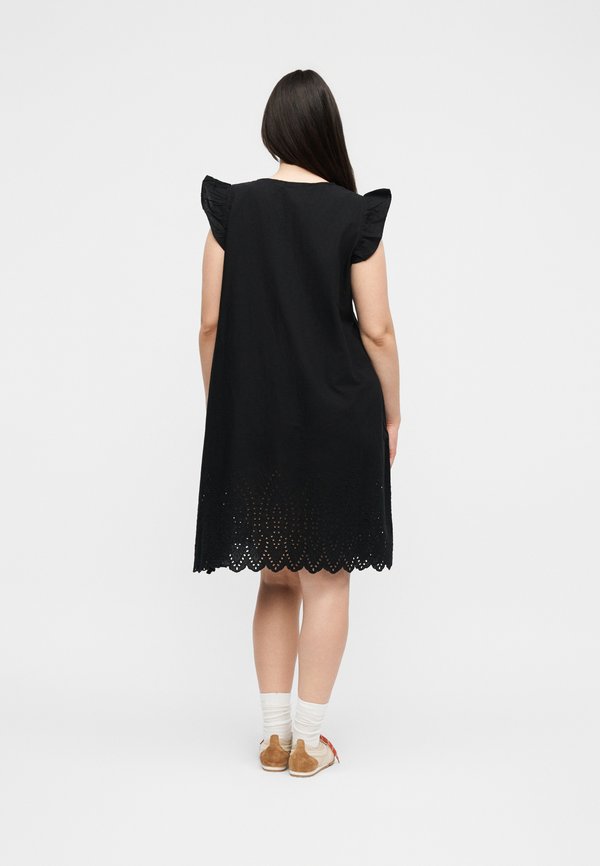 ONLY Carmakoma CARTULUM DRESS