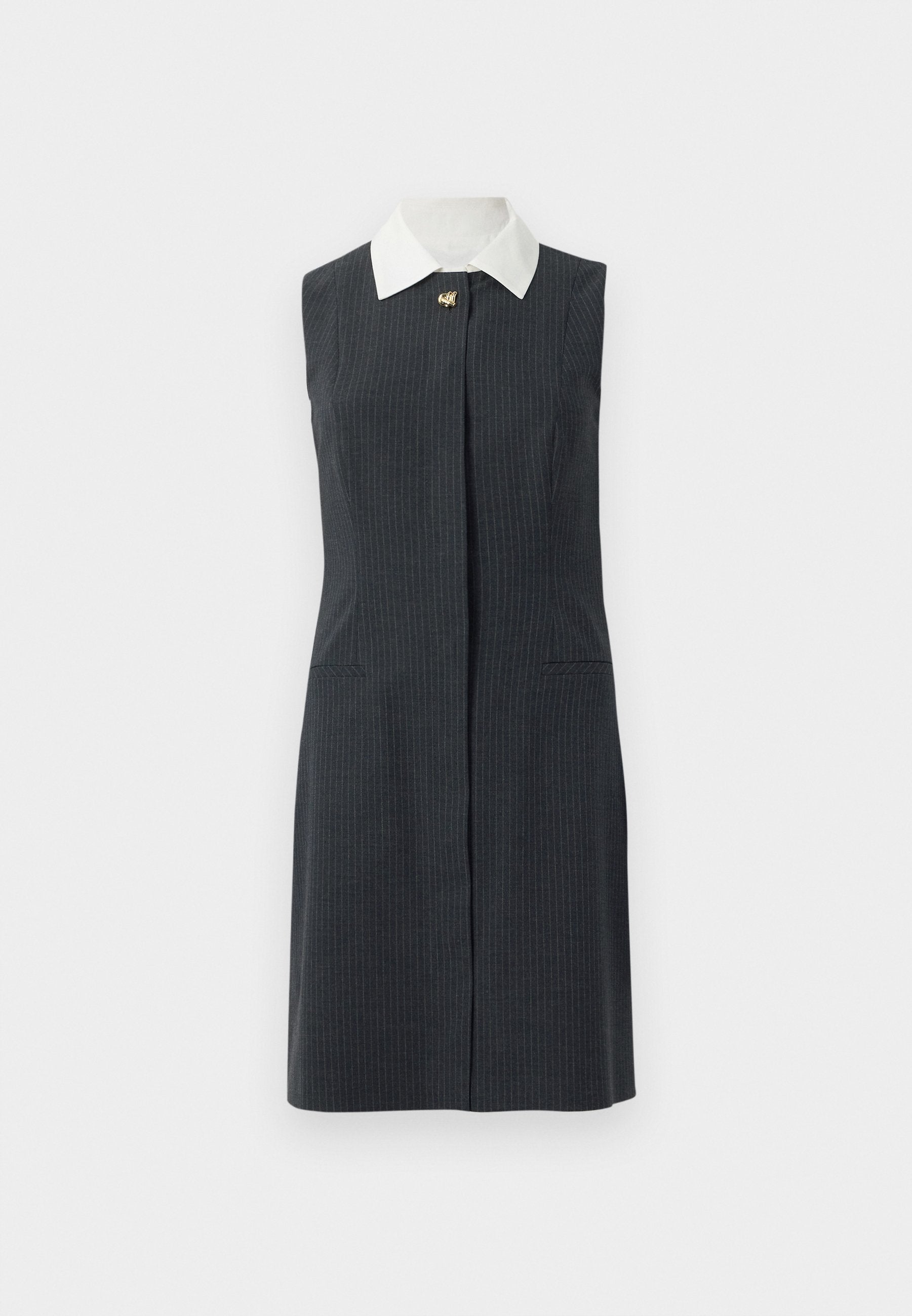 Grau gestreiftes ärmelloses Kleid mit weißem Kragen, mit einer Frontöffnung und zwei Seitentaschen, hergestellt aus einem glatten Stoff.