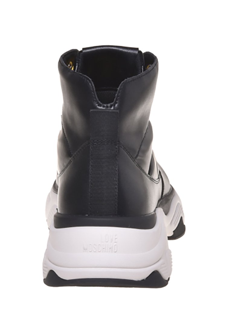 Love Moschino