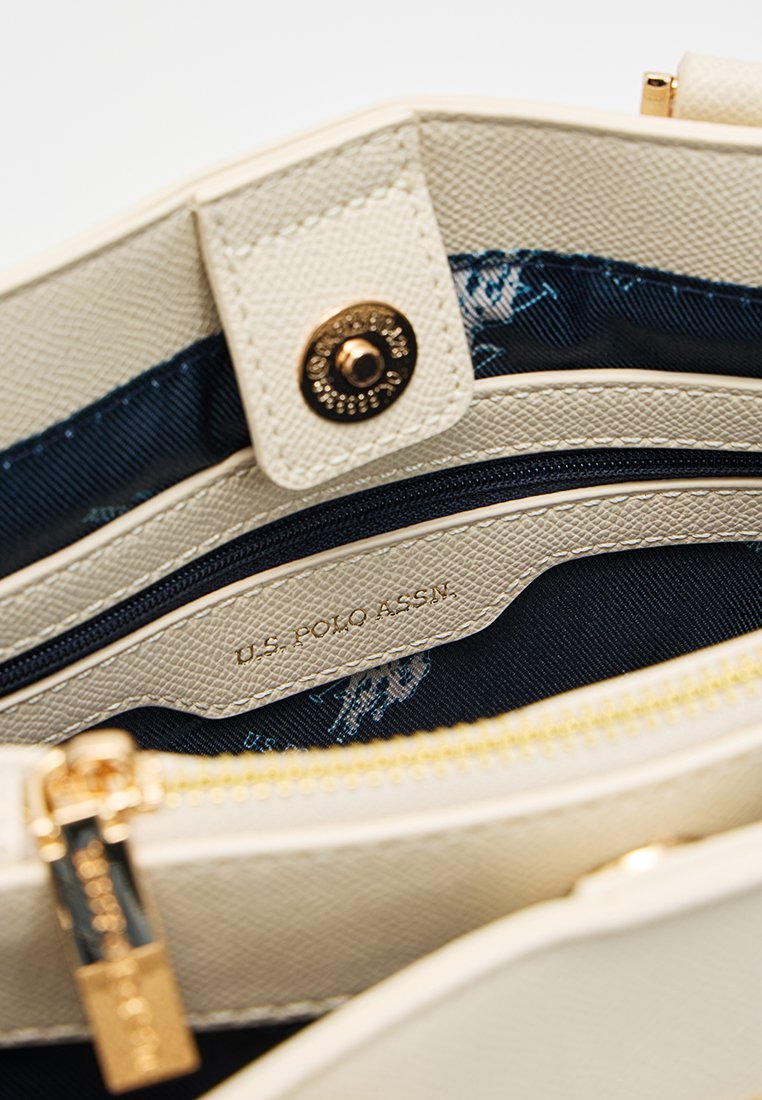 U.S. Polo Assn. NEW HAVEN