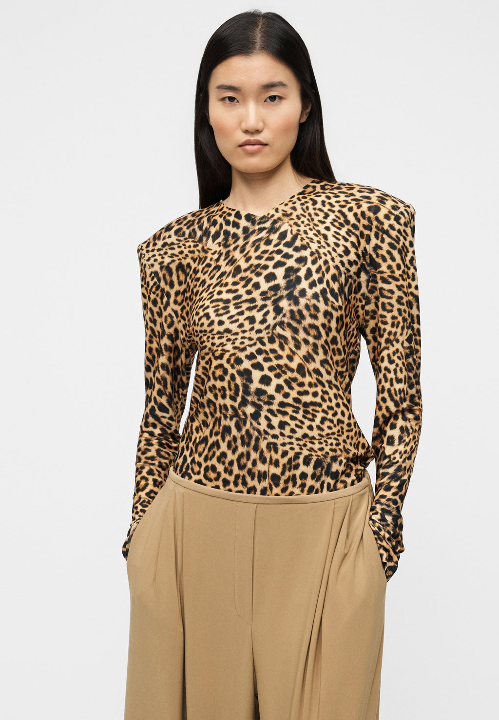 Norma Kamali SHOULDER PAD V NECK