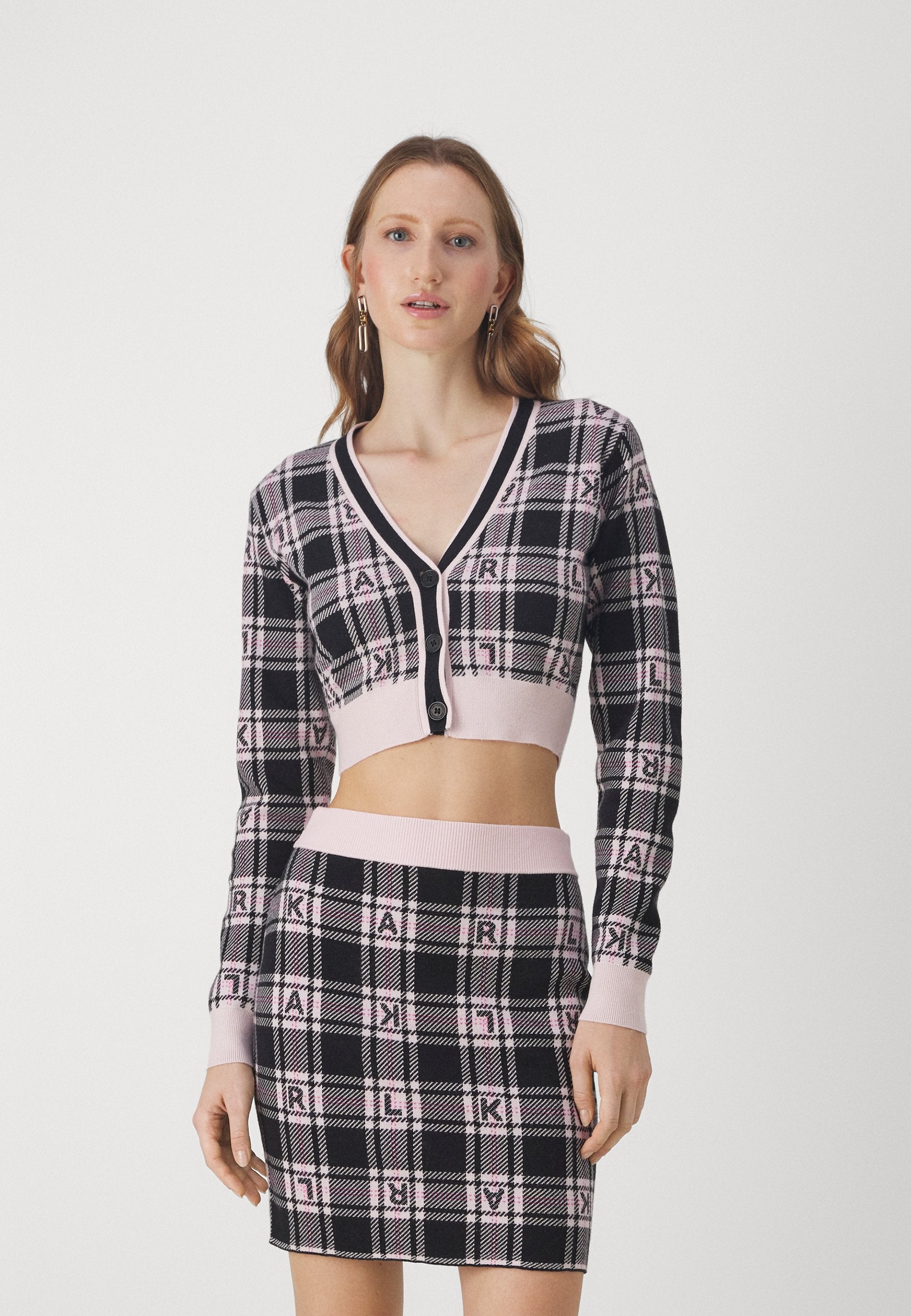 CHECKED CROPPED CARDIGAN Media 4