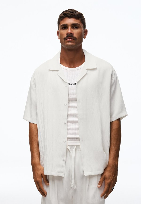 Bershka RUSTIC RELAXED - SHIRT  00999721 - Shirt - white