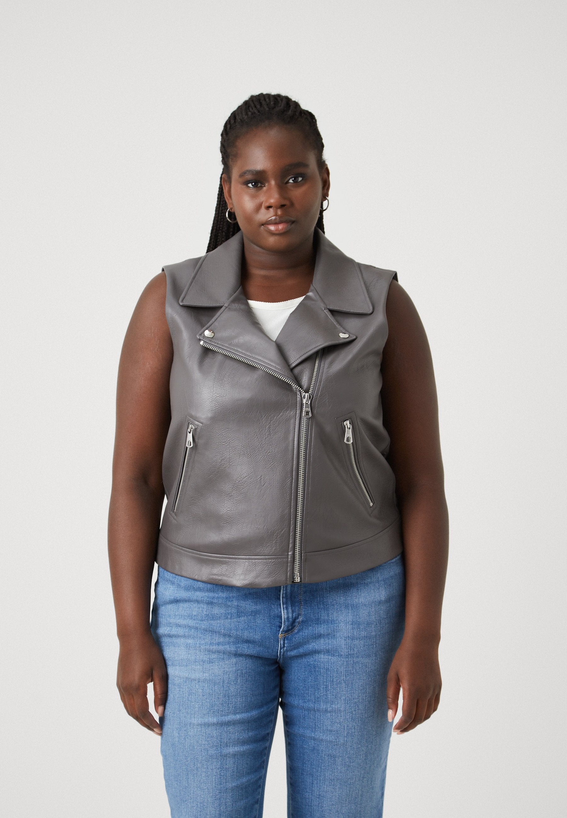 CARVERA WAISTCOAT Media 3