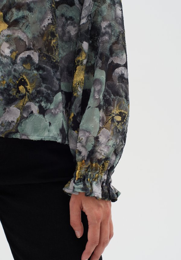InWear  NISIRA