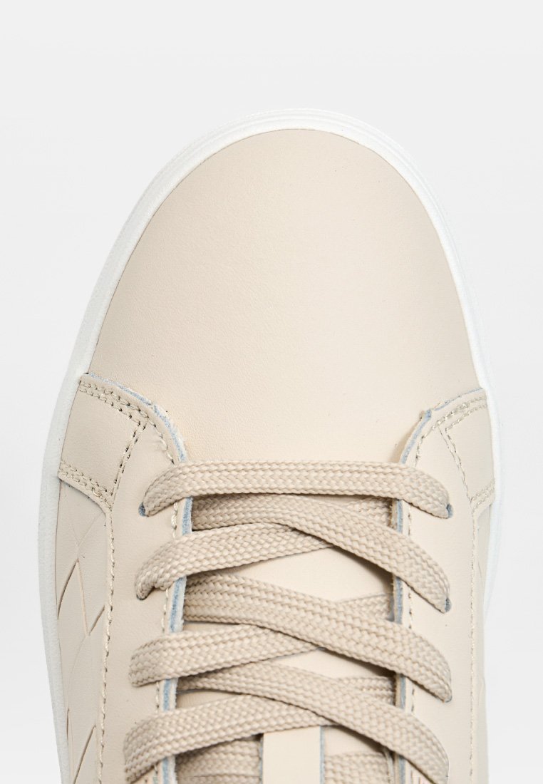 Dune London EAVE