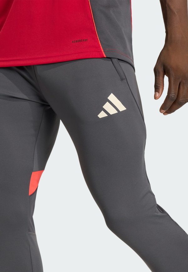 adidas Performance LIVERPOOL FC 25/26 COMPETITION TRAINING PANTS