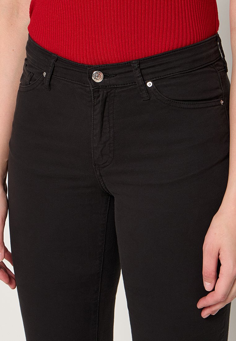 Armani Exchange Jeans Skinny Fit Media 5