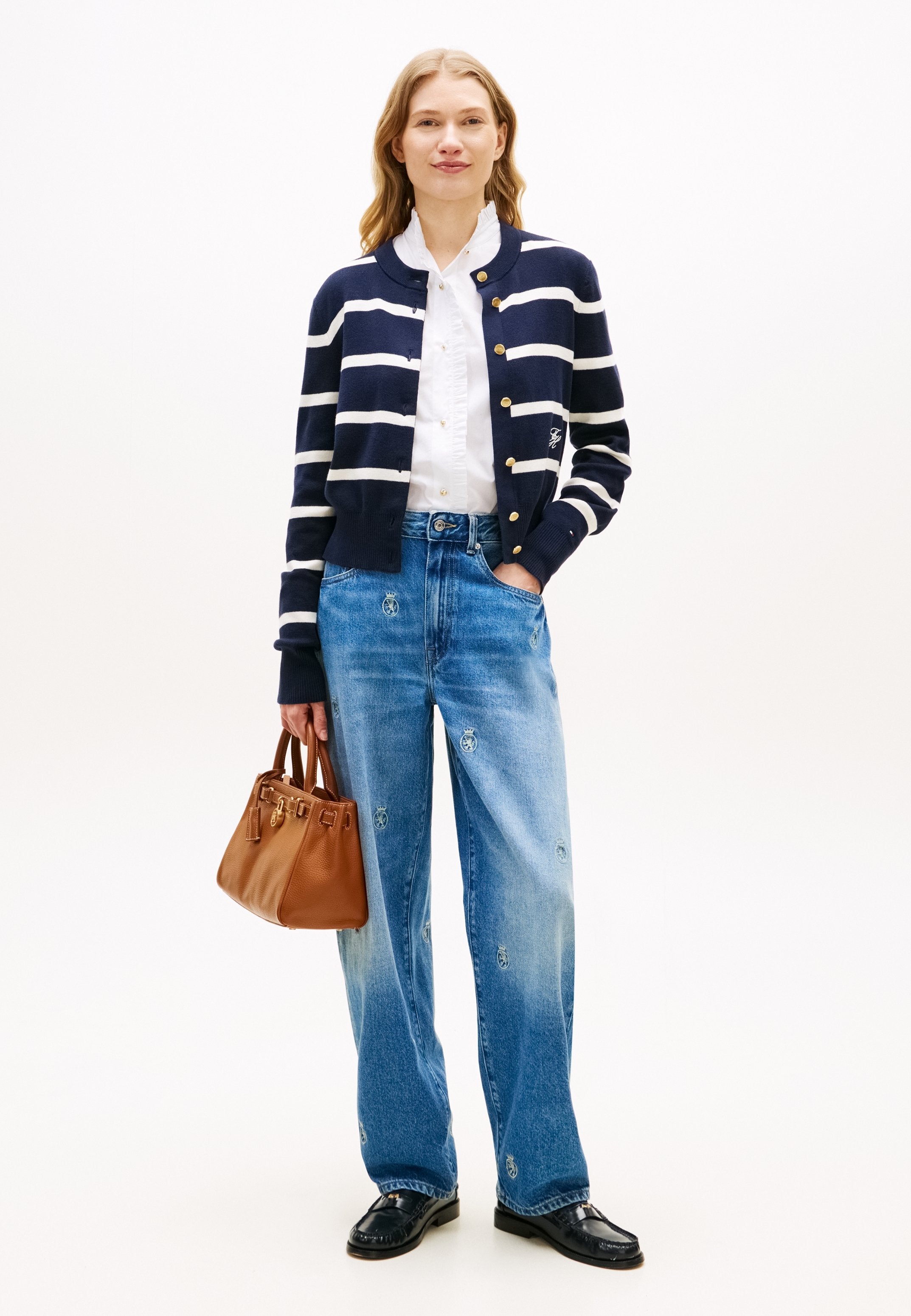 CREST EMBROIDERY MID RISE BARREL LEG JEANS Media 2
