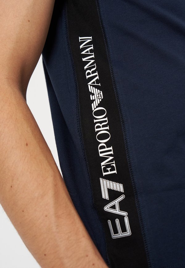 EA7 Emporio Armani T-SHIRT