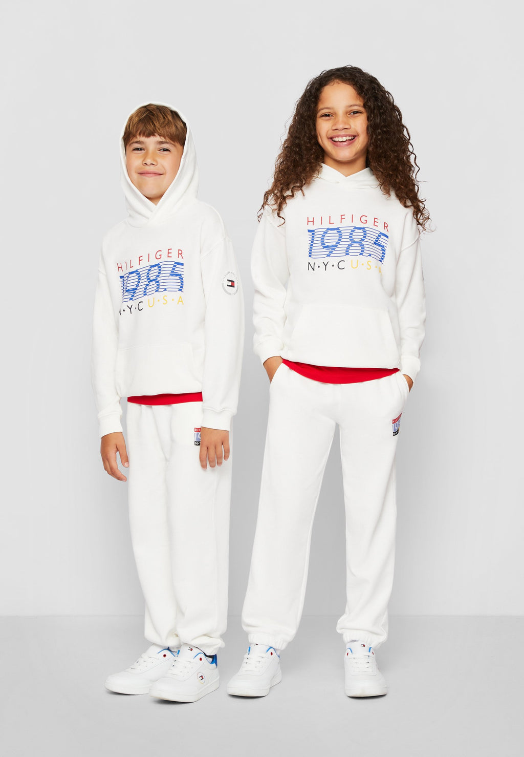 EXCLUSIVE UNISEX HILFIGER TEAM Media 3