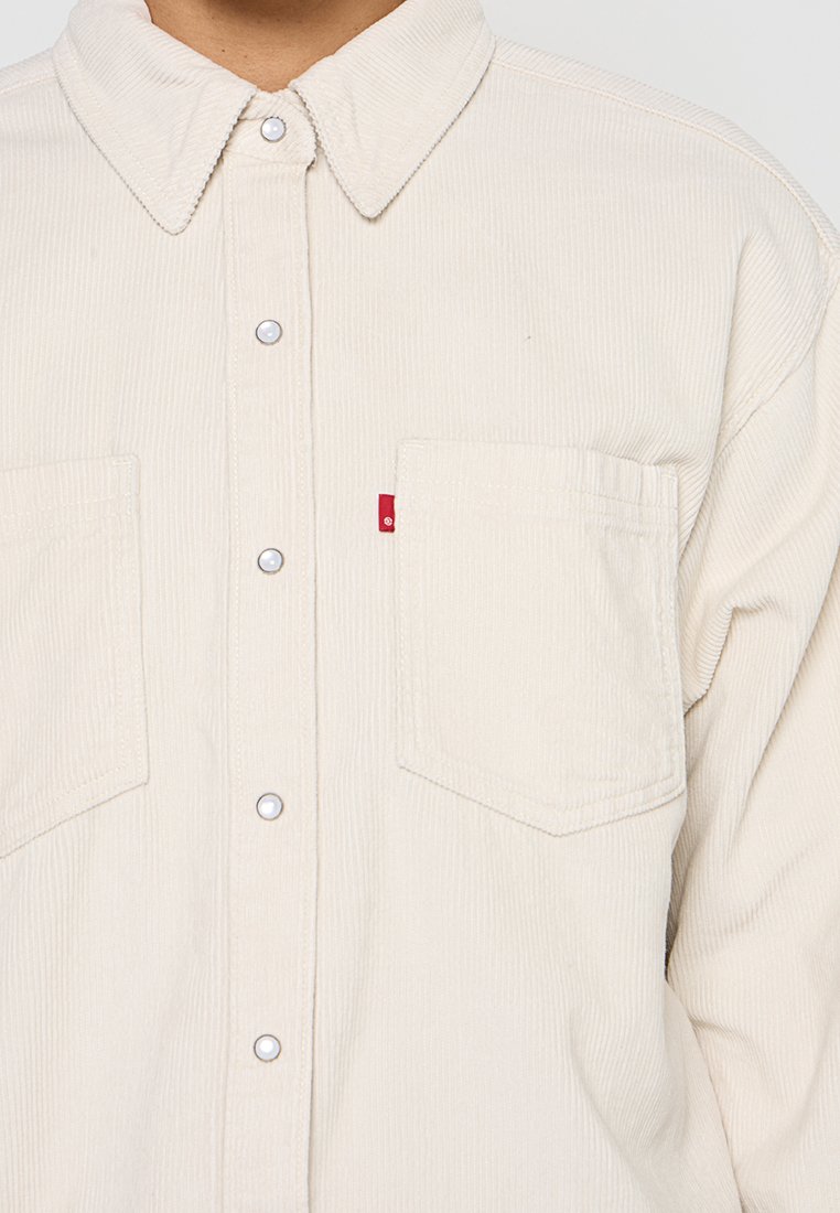 Levi's® RELAXED FIT