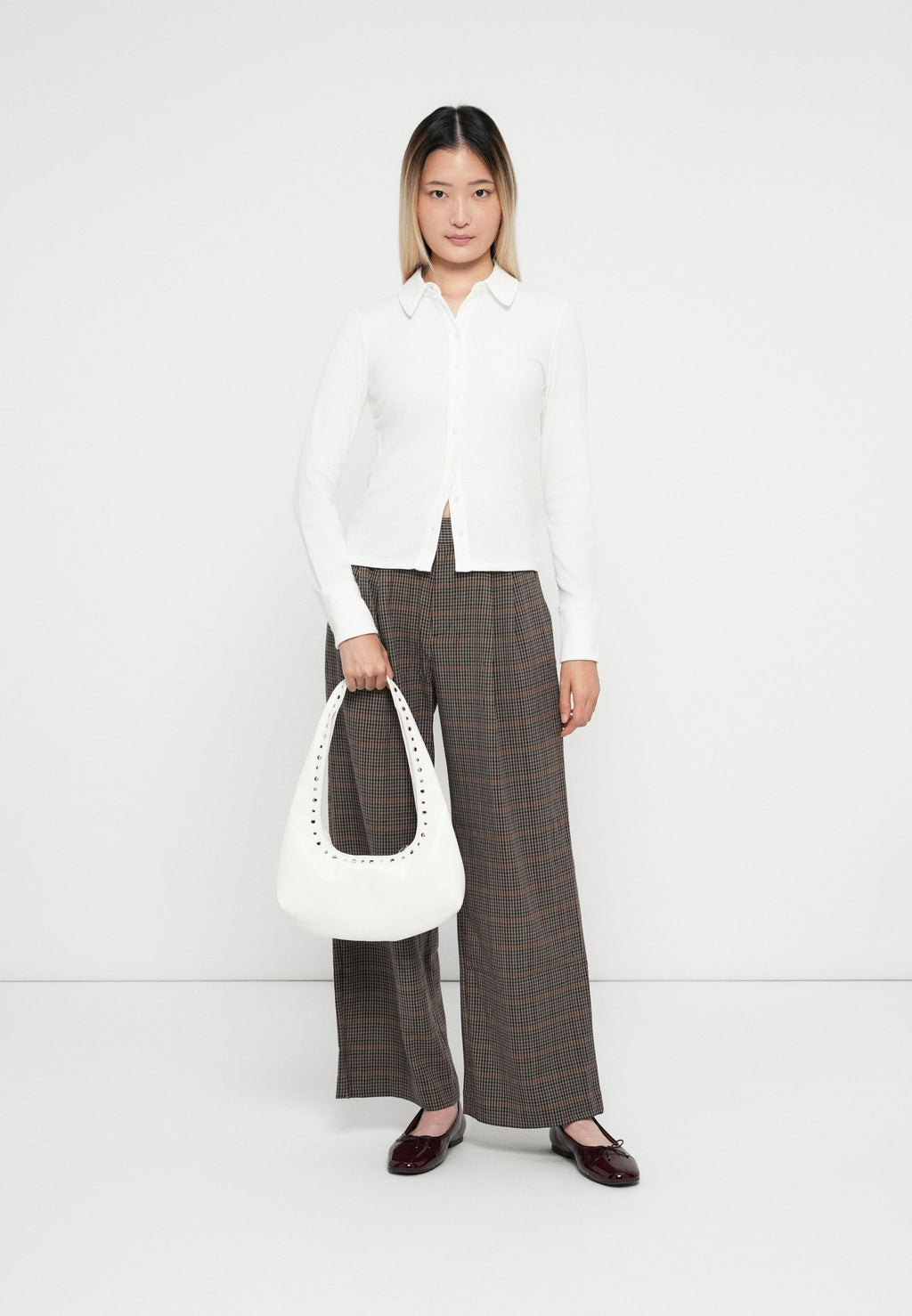 GAP WIDE LEG