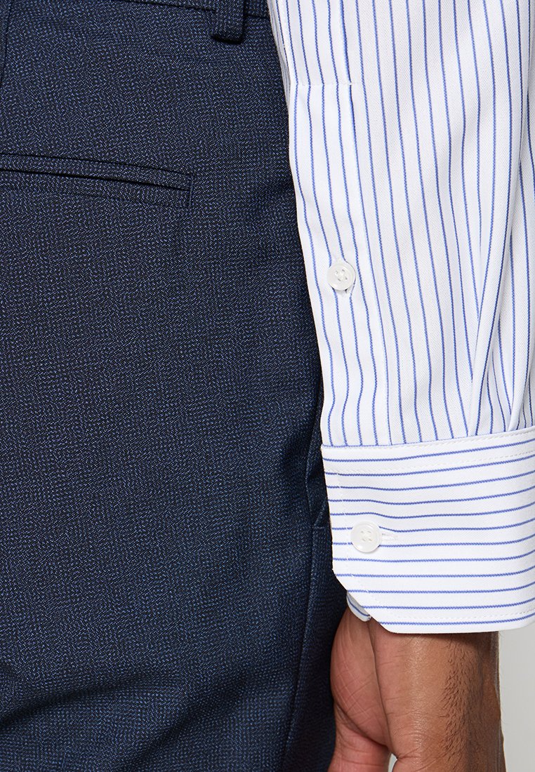 Michael Kors SLIM FIT
