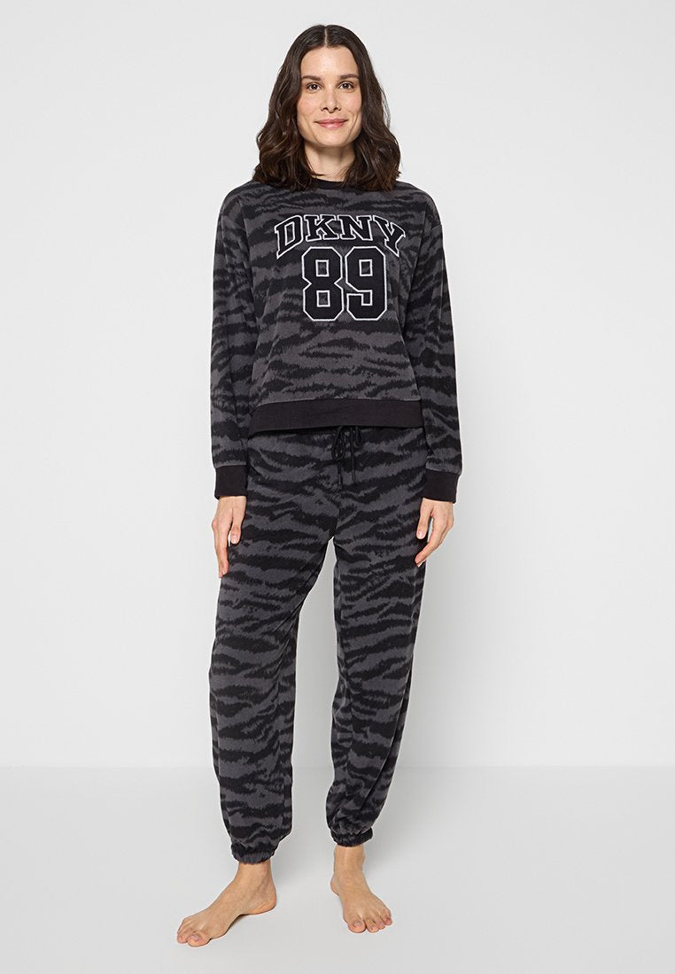 DKNY Loungewear Nachtwäsche Set Media 1