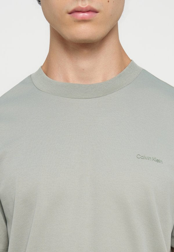 Calvin Klein Jeans
