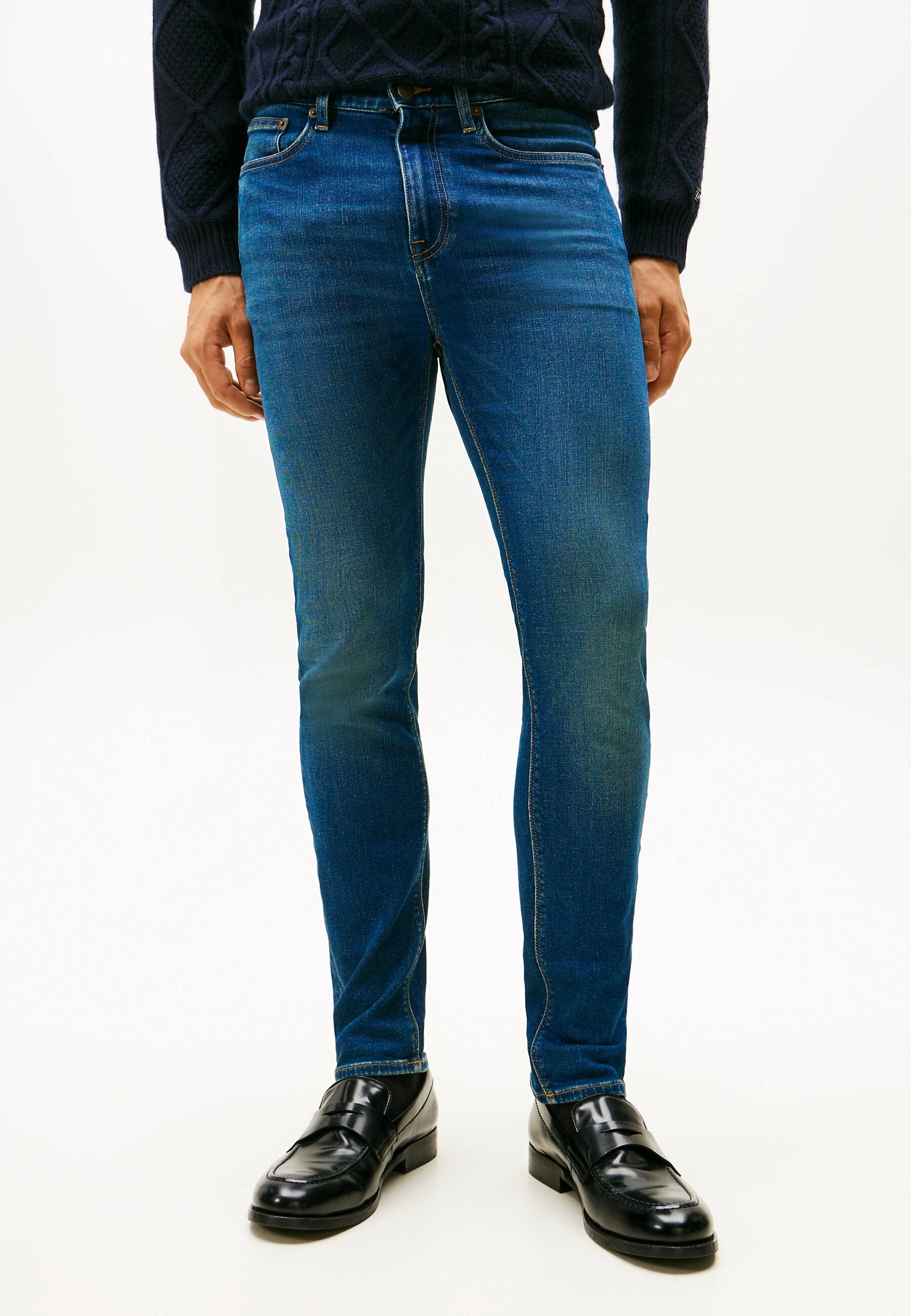 BLEECKER WHISKERED SLIM Media 3