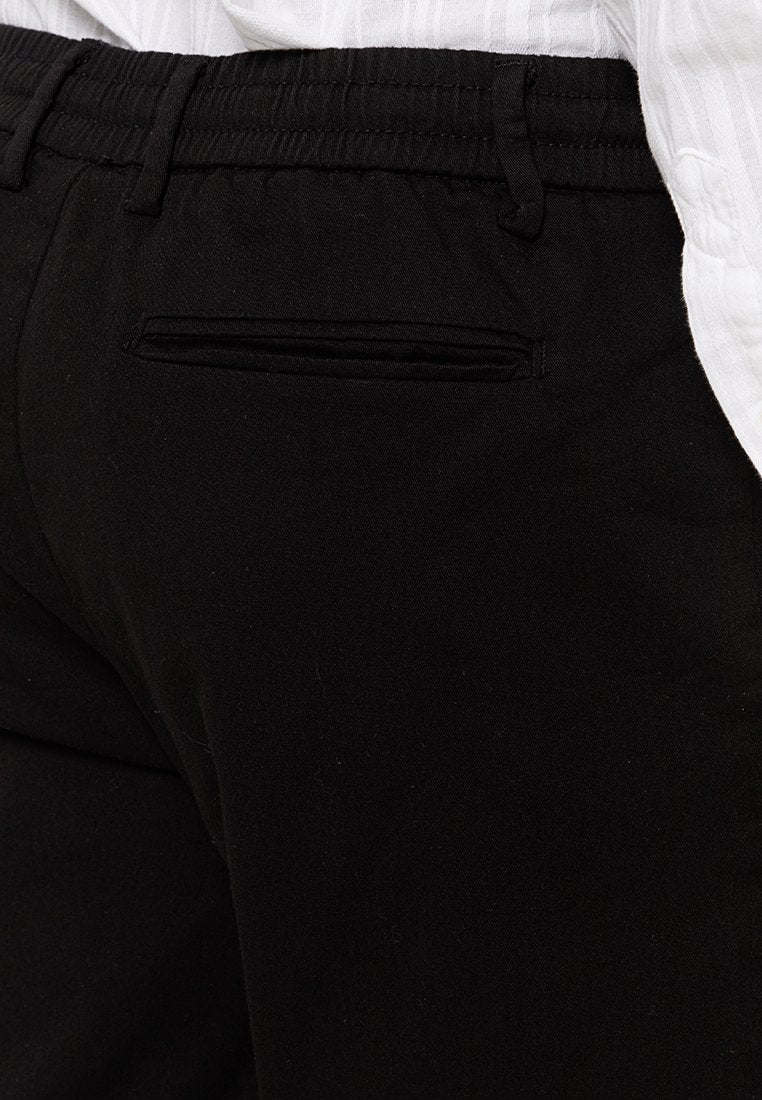 RELAXED FIT  Media 5
