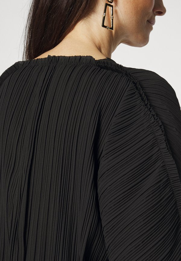 By Malene Birger DEVONE