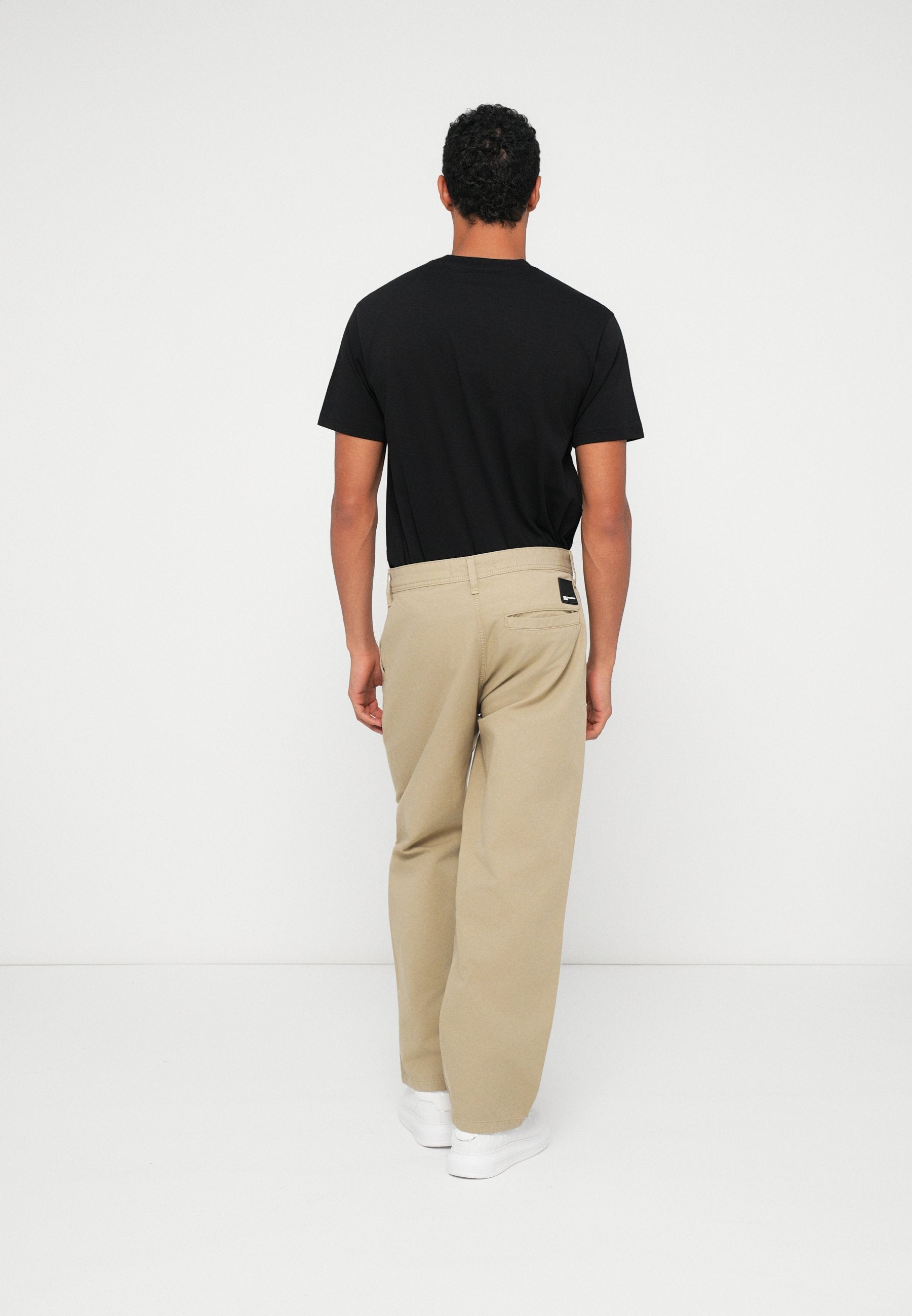 RELAXED PANT Media 4
