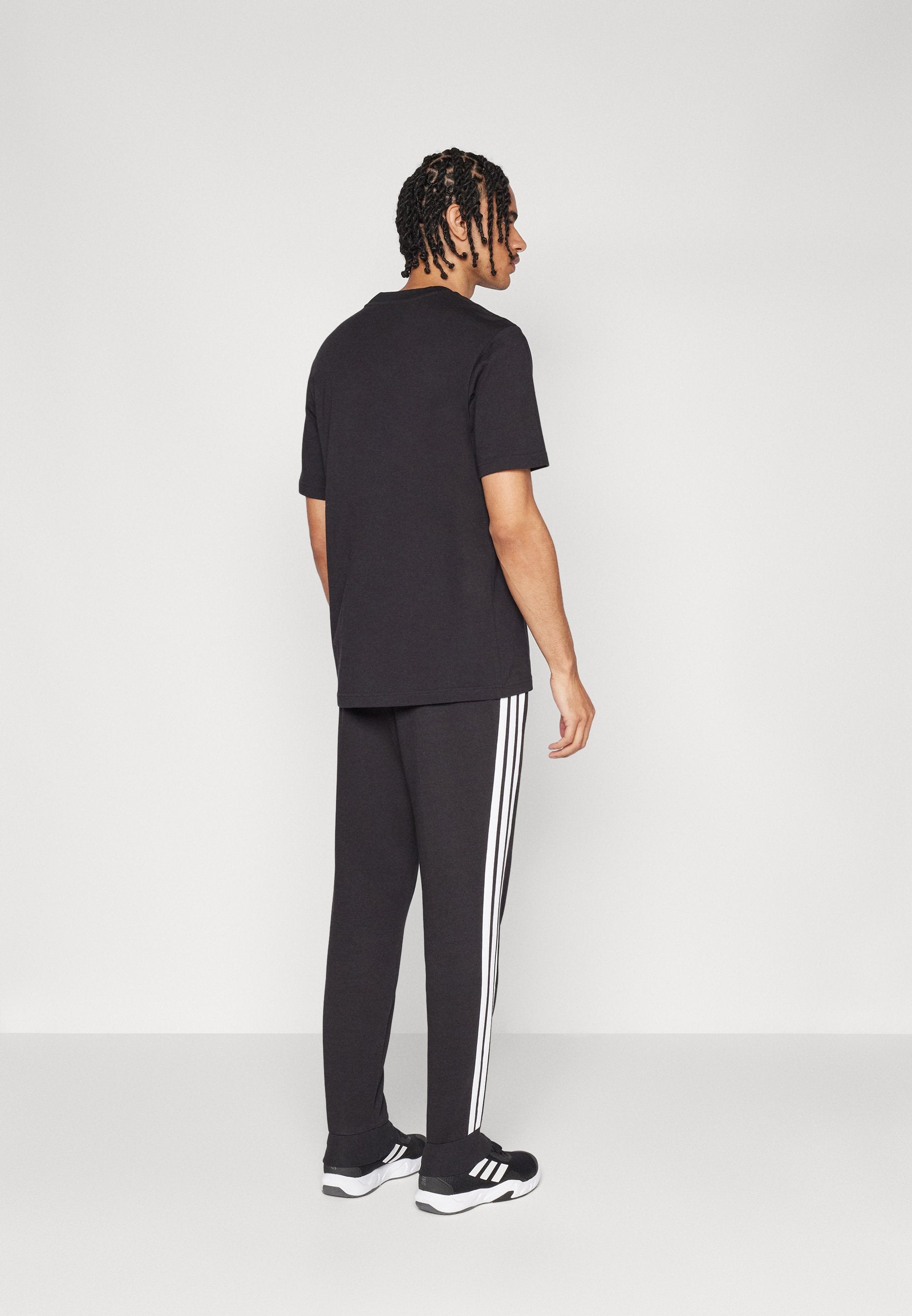adidas Sportswear REGULAR FIT