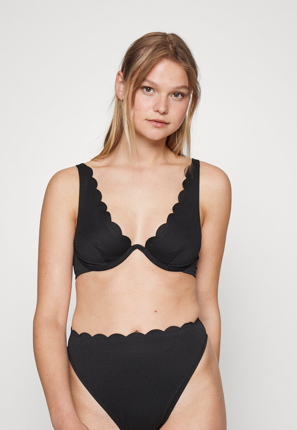 Hunkemöller SCALLOP UP