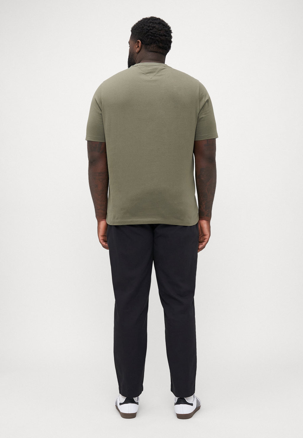 SEASONAL SOLID TEE Media 4