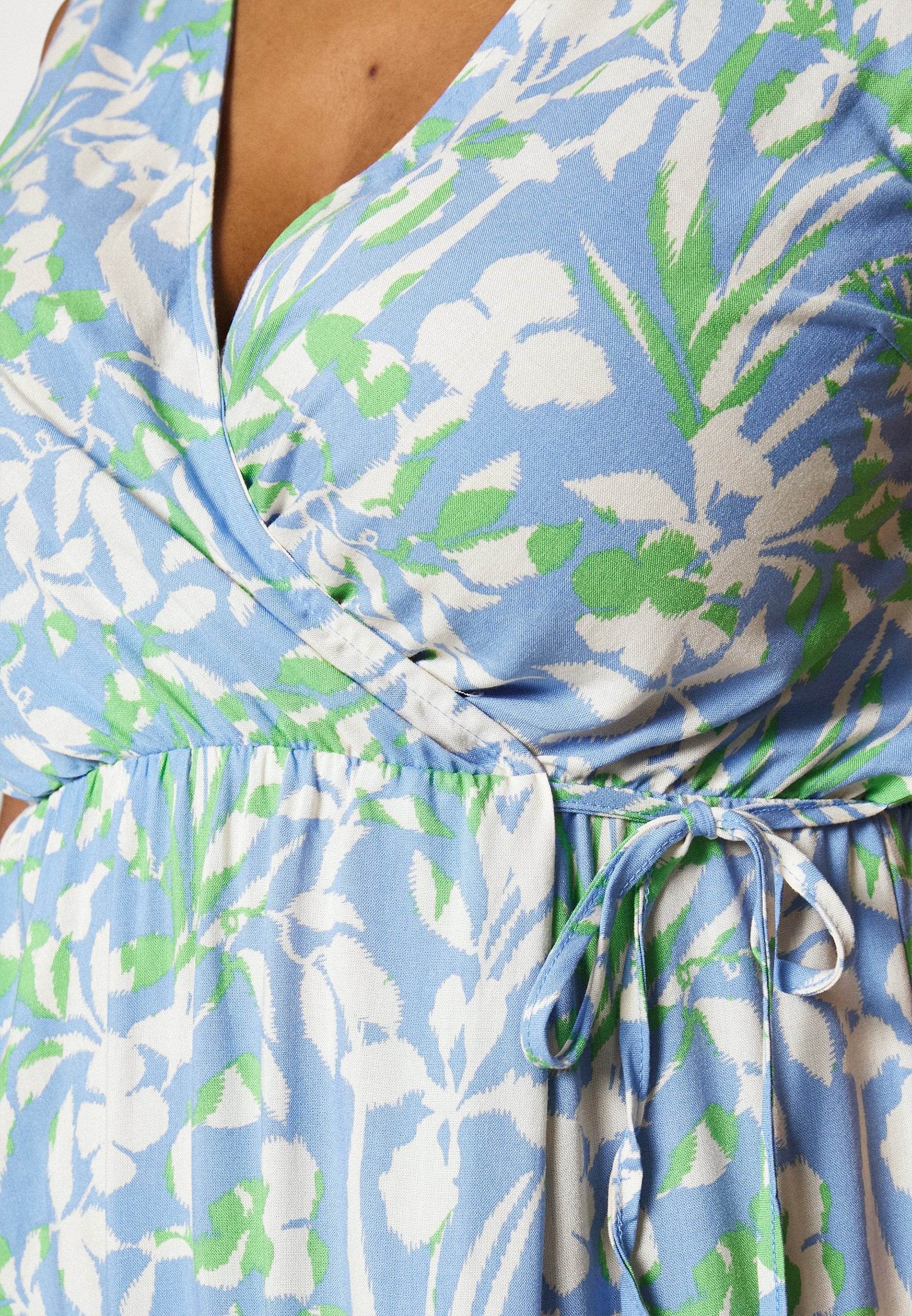 ONLY Carmakoma CARPIORA WRAP DRESS