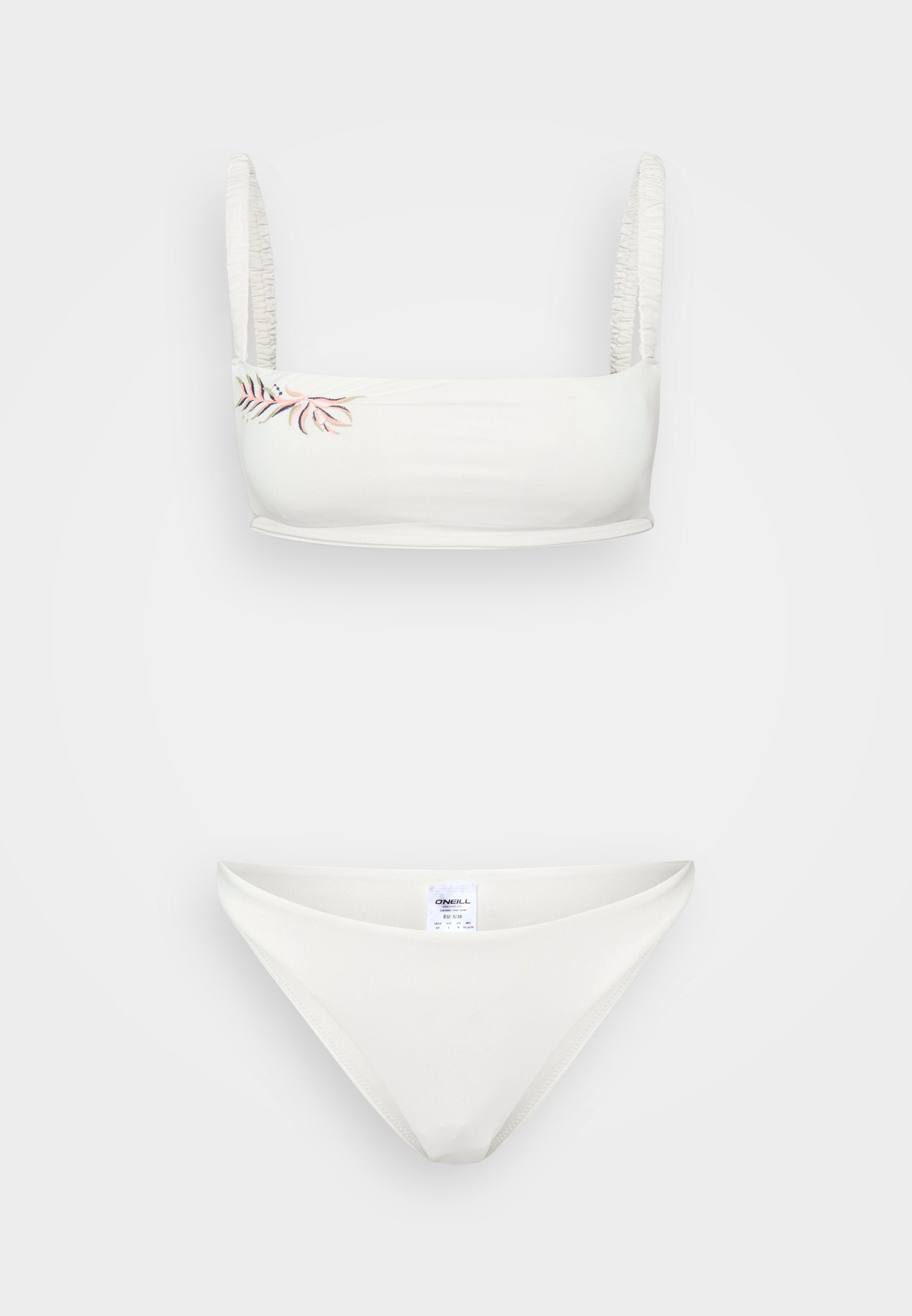 Weißes Bikini-Set mit einem Bandeau-Top, das ein florales Stickdesign und strukturierte Träger hat, ergänzt durch passende tief geschnittene Hosen.