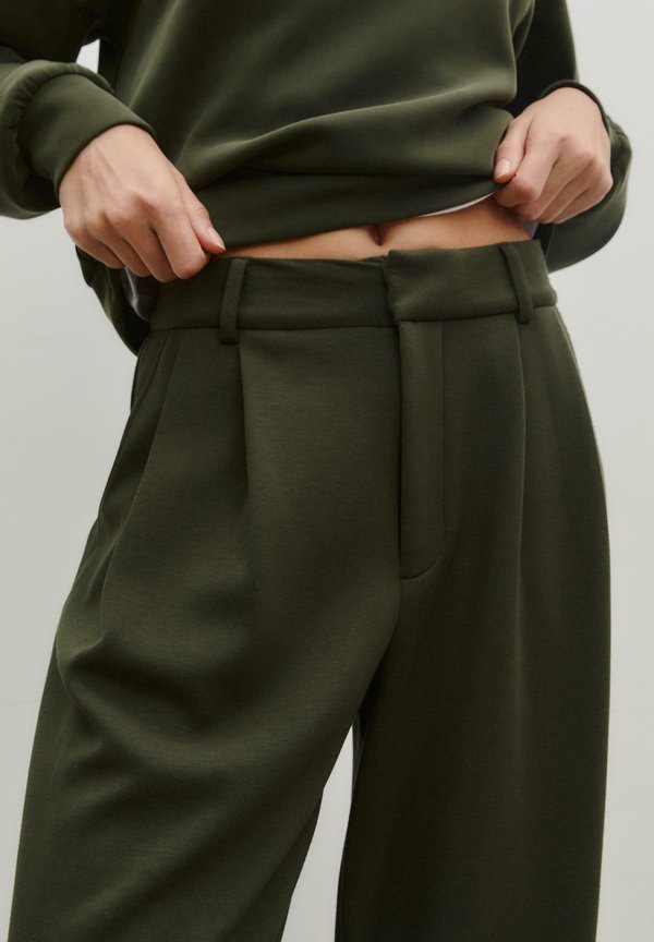 Stradivarius SOFT-TOUCH SMART