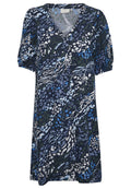 Blumendruckkleid mit marineblauem Grundton und blauen, grünen und weißen Mustern; V-Ausschnitt, kurze Puffärmel und lockere Passform.