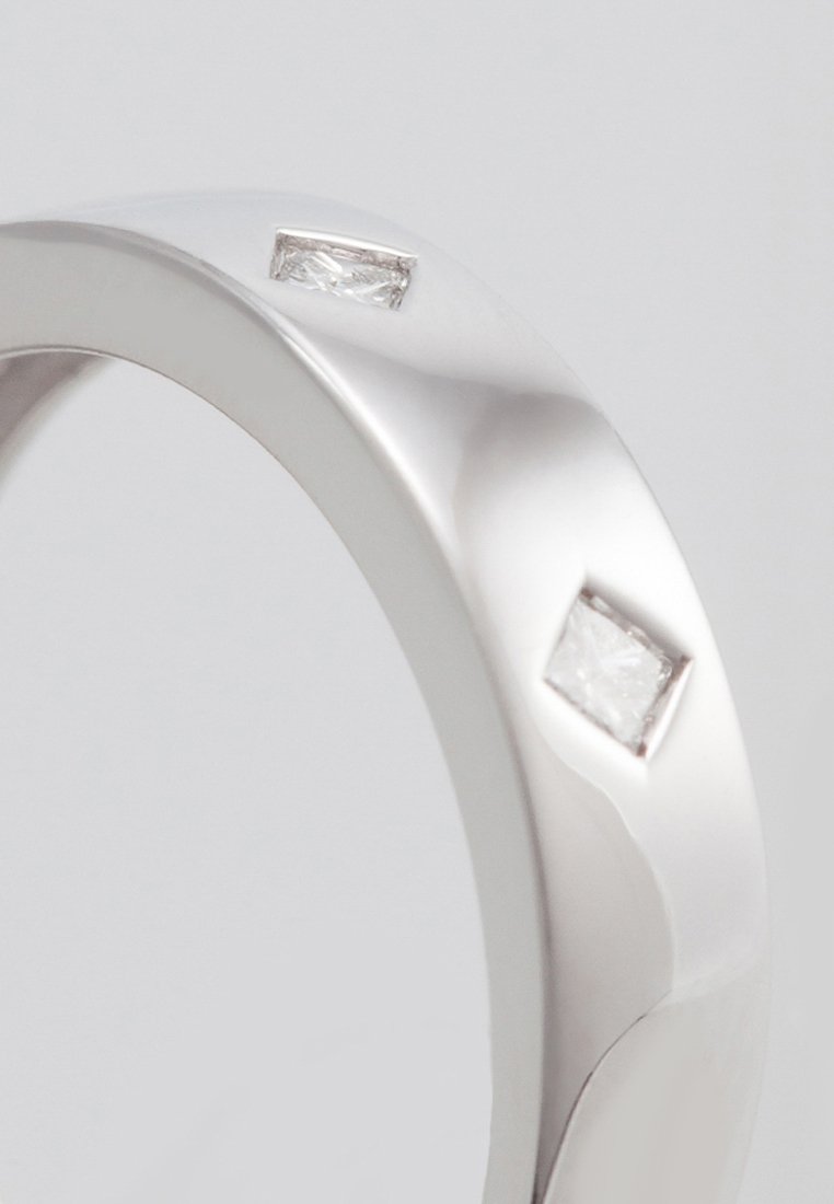DIAMANT L'ÉTERNEL