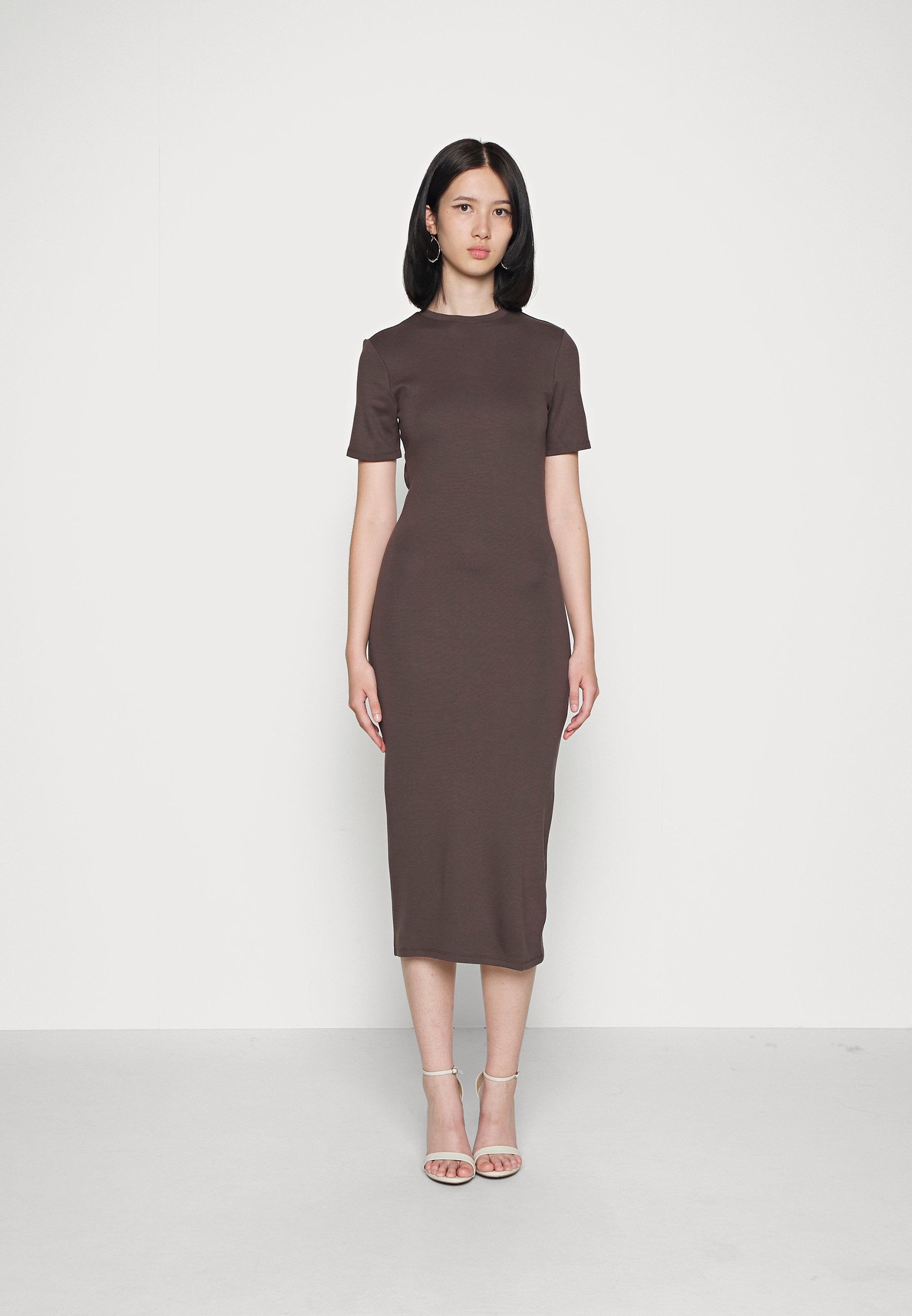 NA-KD OPEN BACK MIDI DRESS