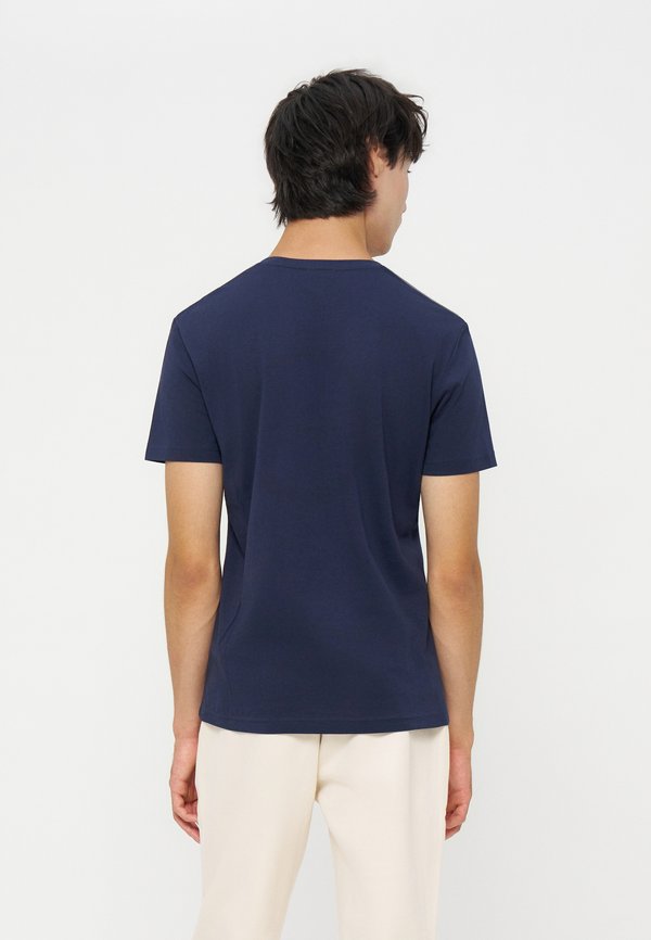 EA7 Emporio Armani