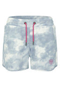Himmelblaue Batik-Shorts mit weicher Textur, elastischem Bund und pinkem Kordelzug. Auf der unteren linken Seite befindet sich ein pinkes Logo.