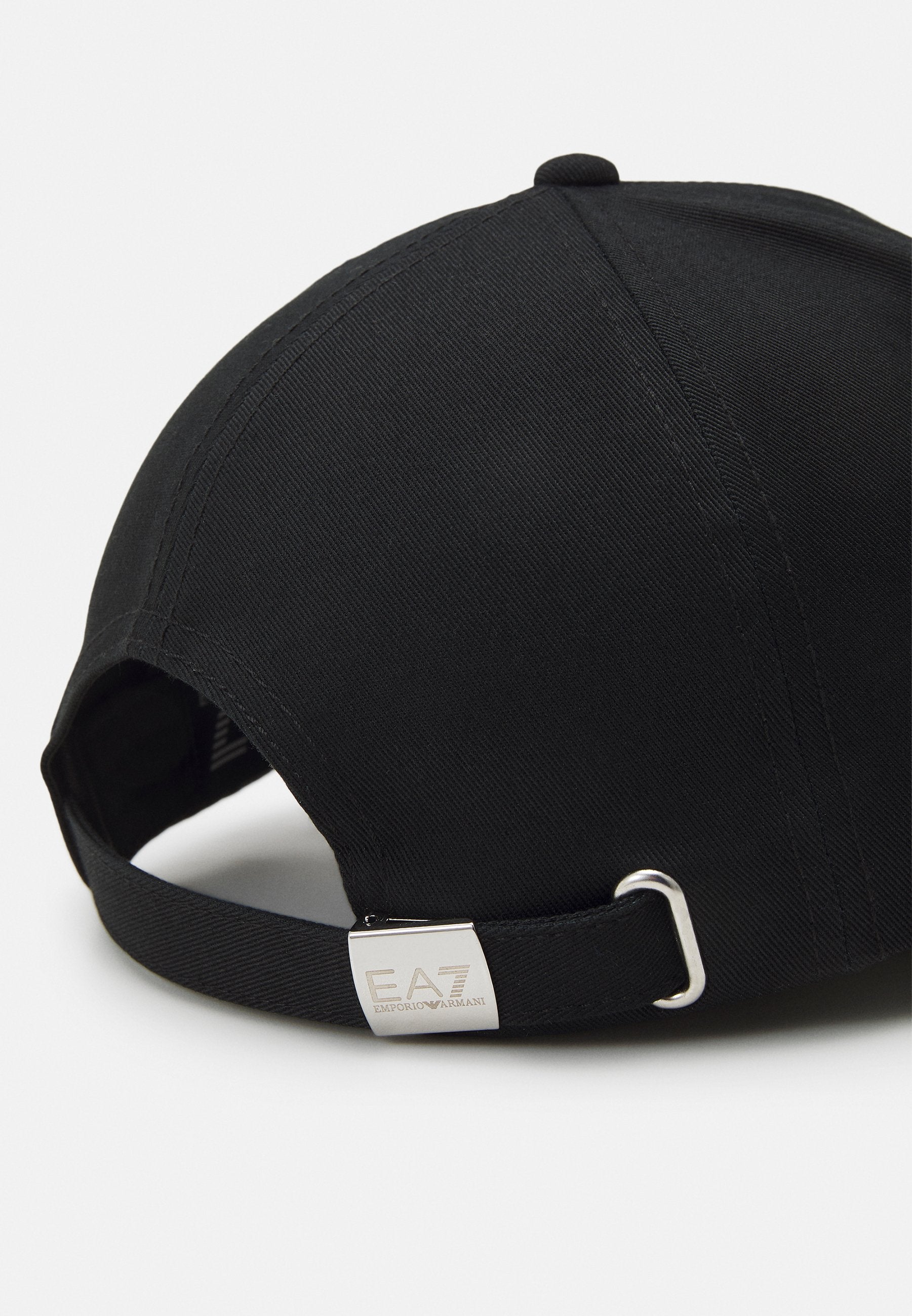 TRAIN CORE LOGO UNISEX Media 4