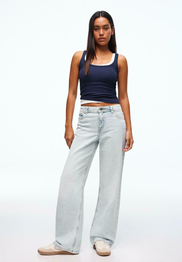 Bershka Baggy Jeans - light blue