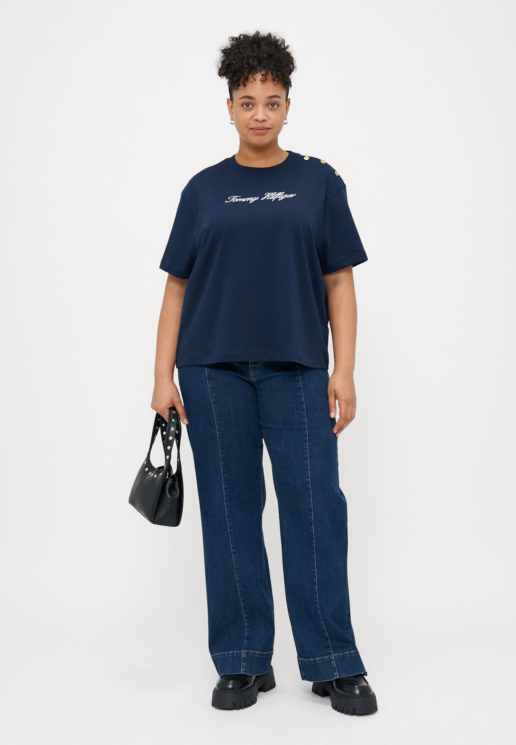 SCRIPT TEE Media 2